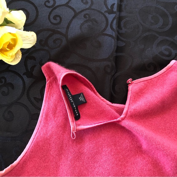 Banana Republic Sleeveless Crew Neck Sweater Pink - Picture 8 of 11